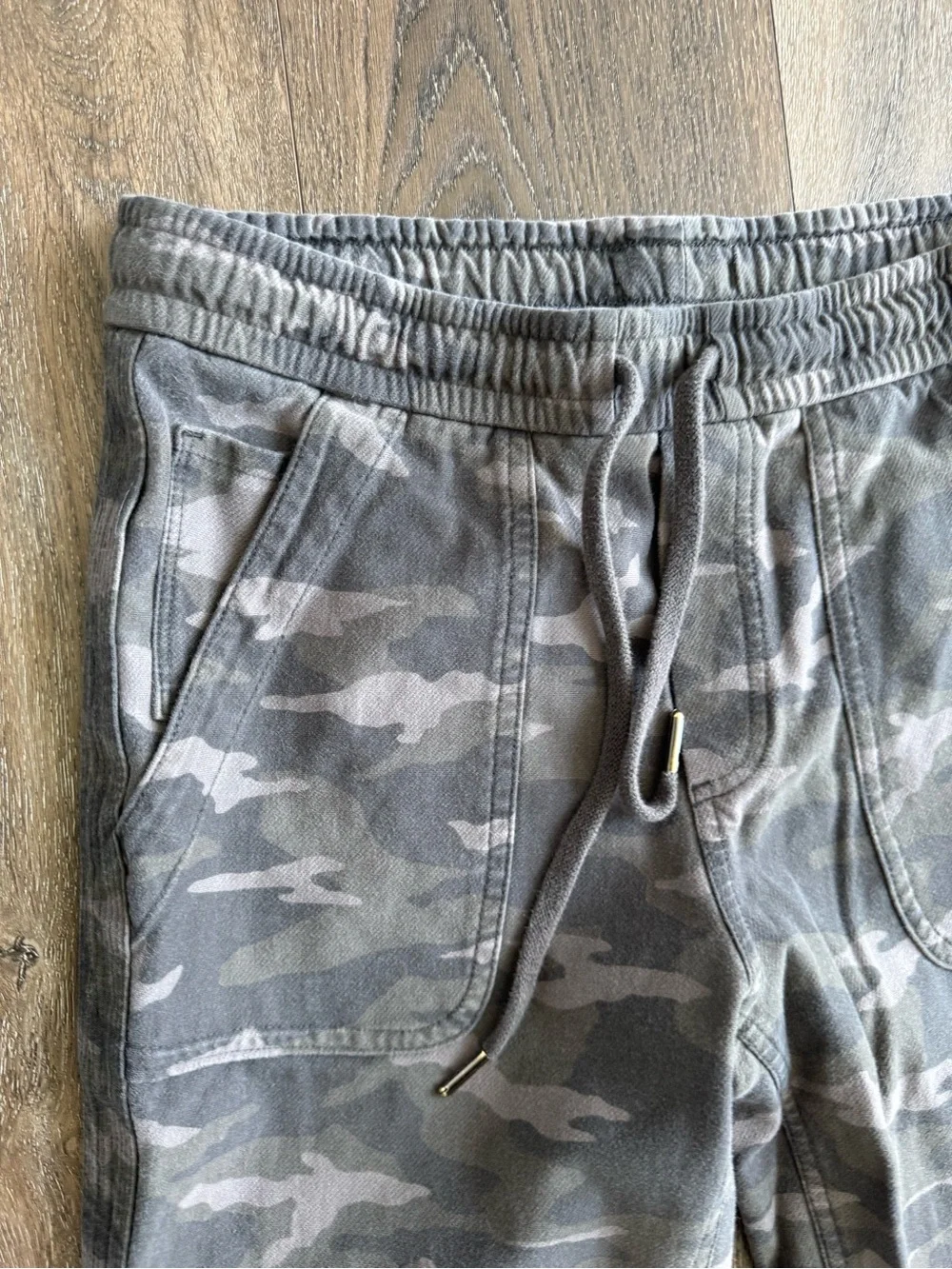 Athleta Camo Farallon Jogger Sweatpants Size 6